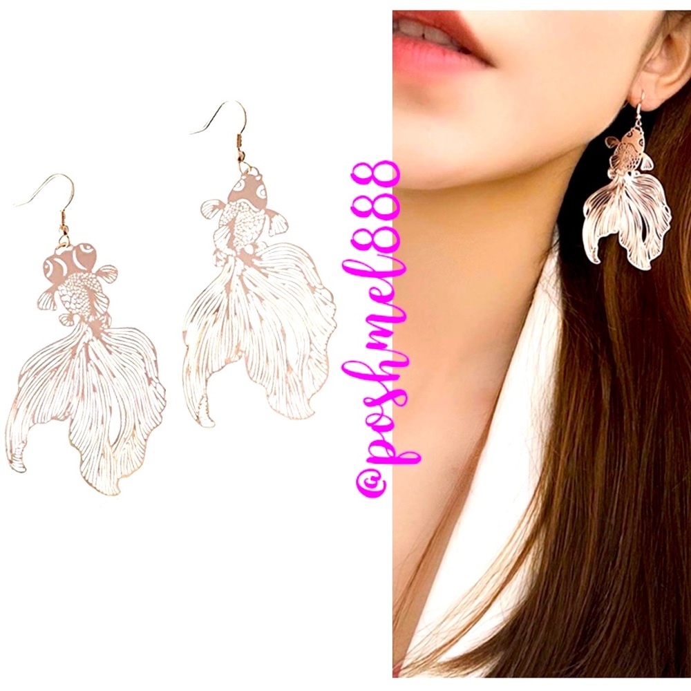 Delicately Delightful Gold Fantail Goldfish Earrings Unique Fun Lightwei…